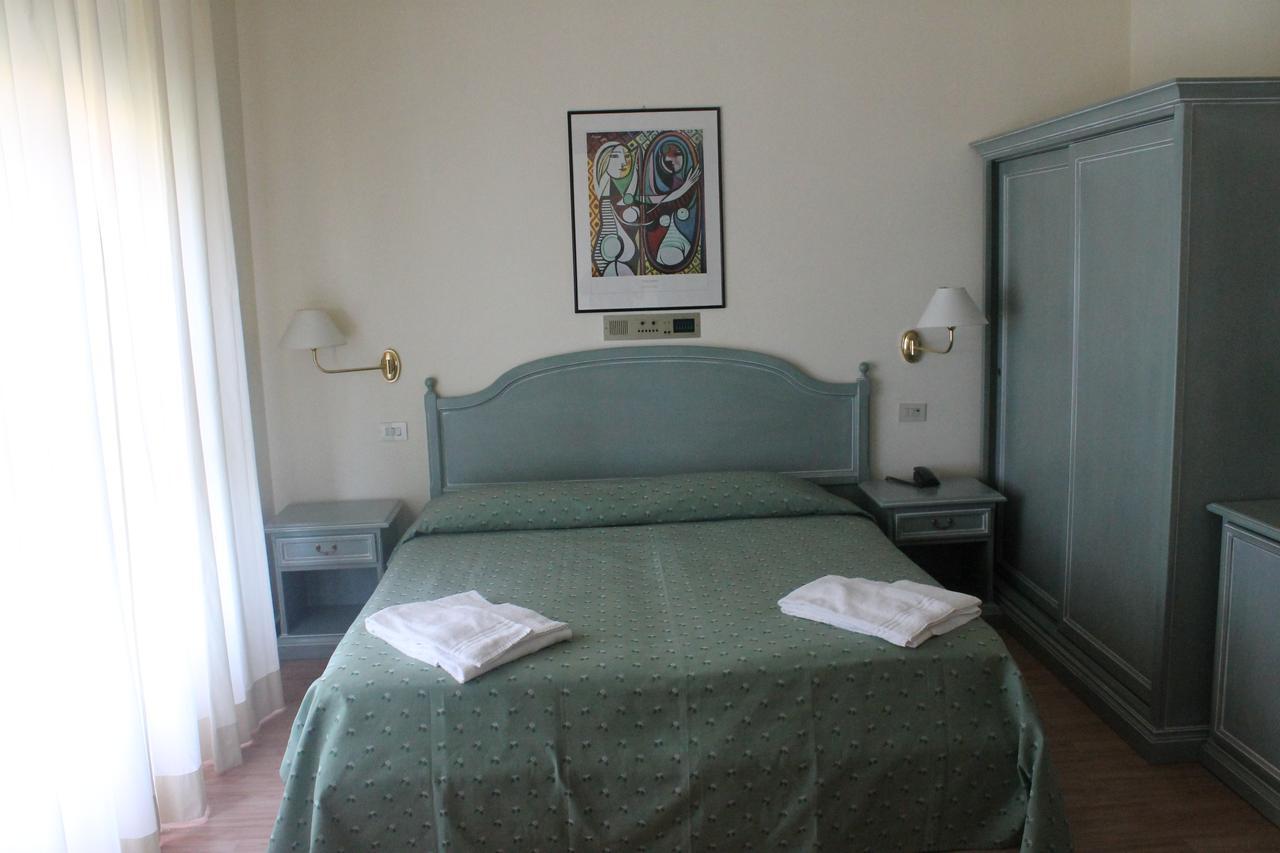 Hotel Silvi Silvi Marina Habitación foto